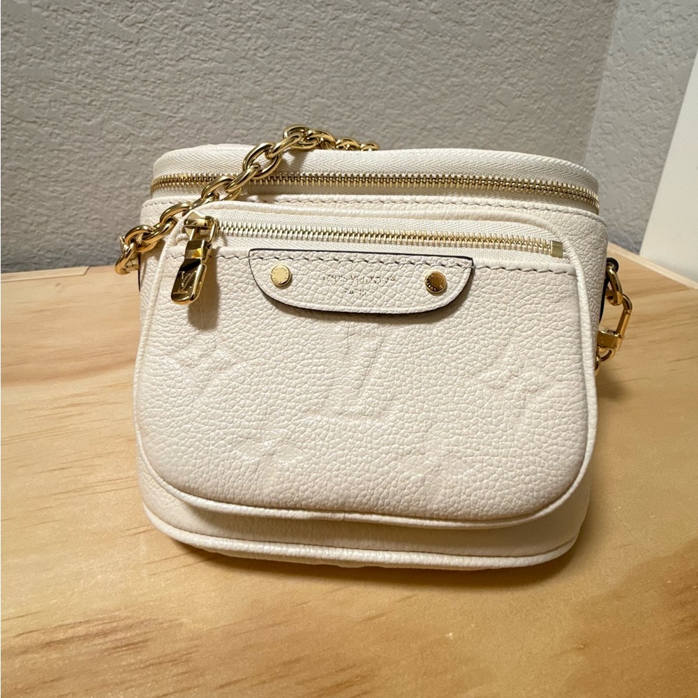 SOLD‼️ Louis Vuitton Mini Bumbag